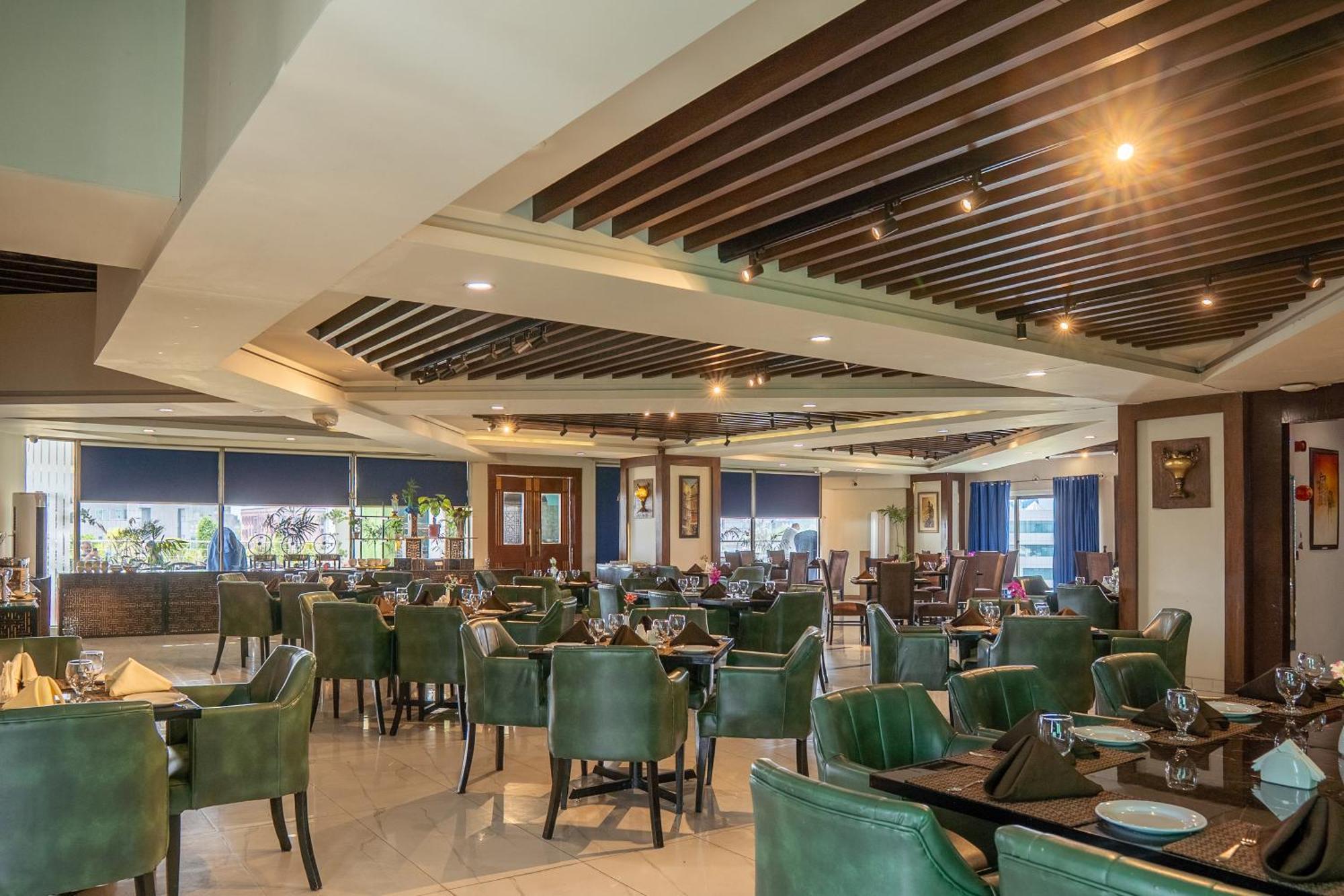 Legend Hotel Islamabad Eksteriør bilde