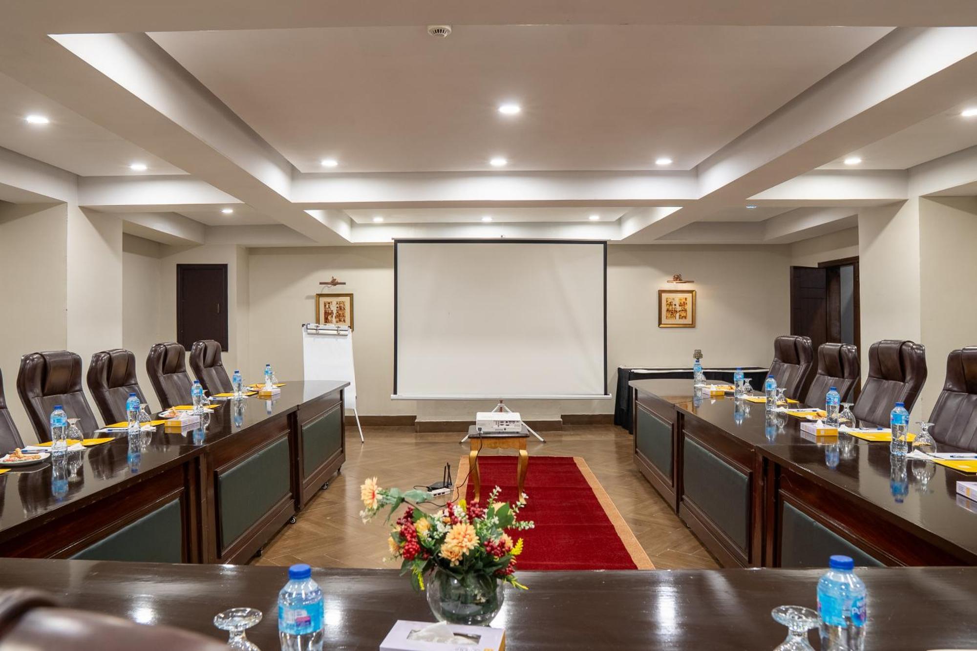 Legend Hotel Islamabad Eksteriør bilde